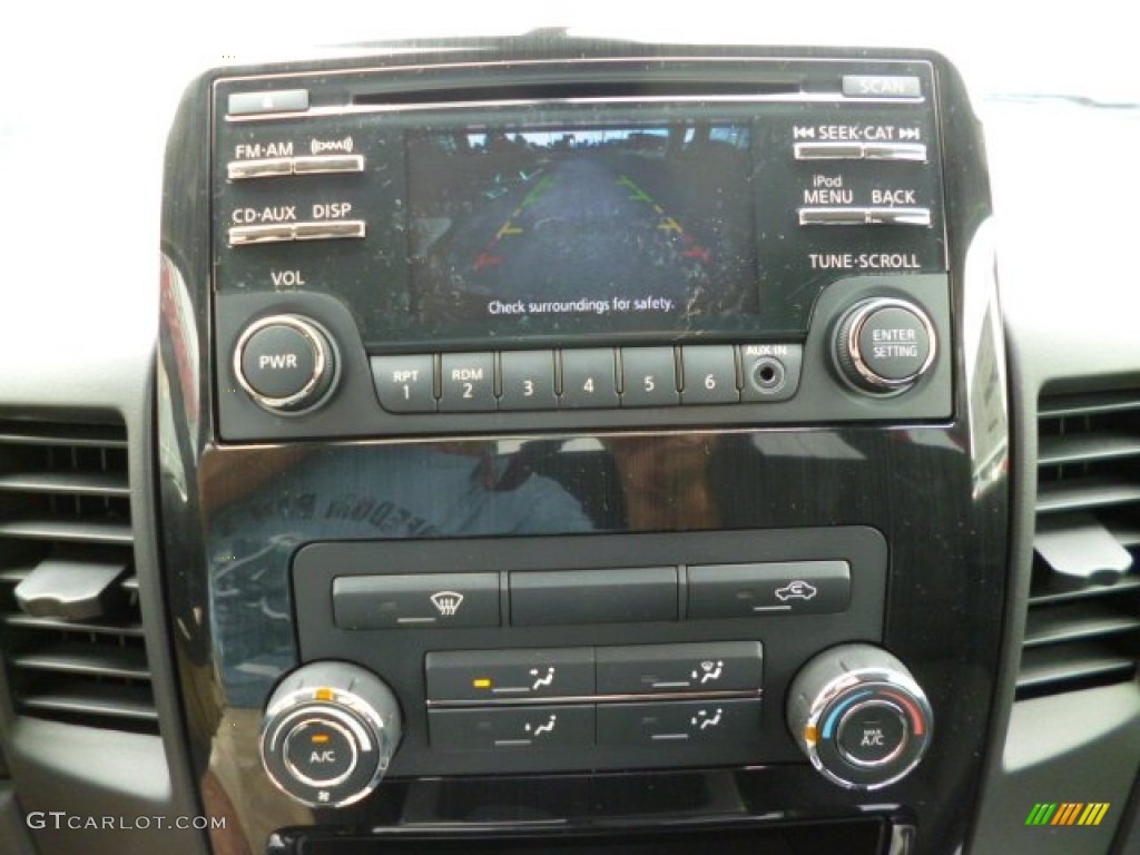 2013 Nissan Titan SV King Cab 4x4 Controls Photo #82392102