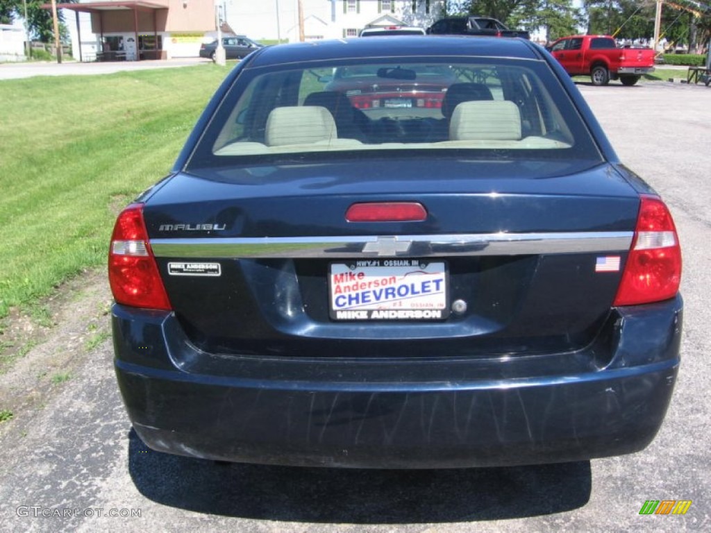 2004 Malibu Sedan - Navy Blue Metallic / Neutral photo #4
