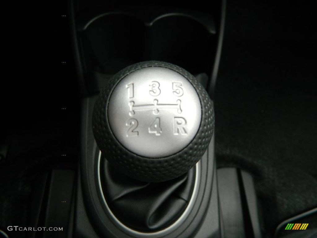 2013 Honda Fit Standard Fit Model 5 Speed Manual Transmission Photo #82394535
