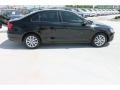 Black - Jetta SE Sedan Photo No. 11