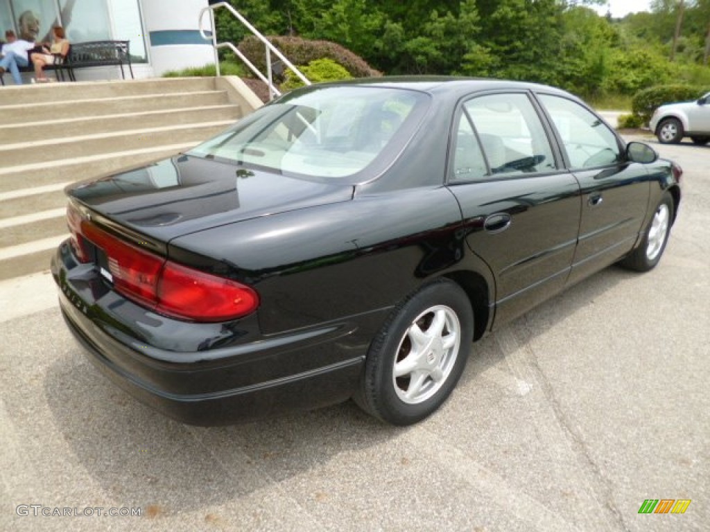 2002 Regal LS - Black / Medium Gray photo #7