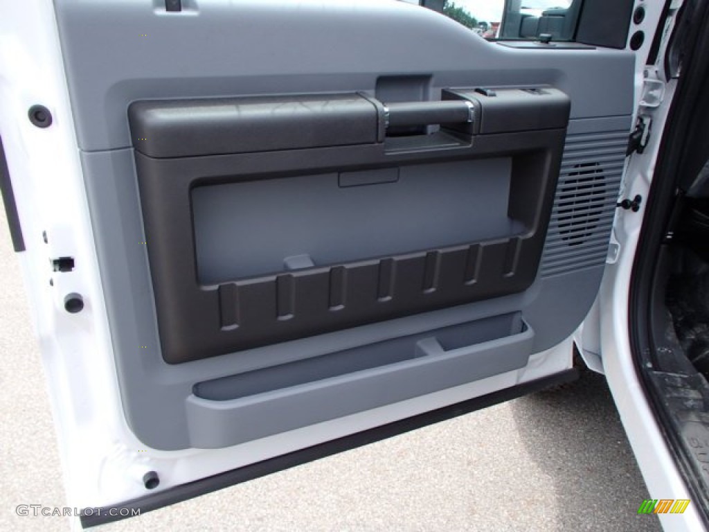 2013 F250 Super Duty XL Regular Cab 4x4 Chassis - Oxford White / Steel photo #14