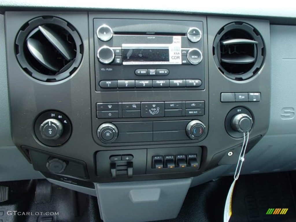 2013 Ford F250 Super Duty XL Regular Cab 4x4 Chassis Controls Photo #82398186