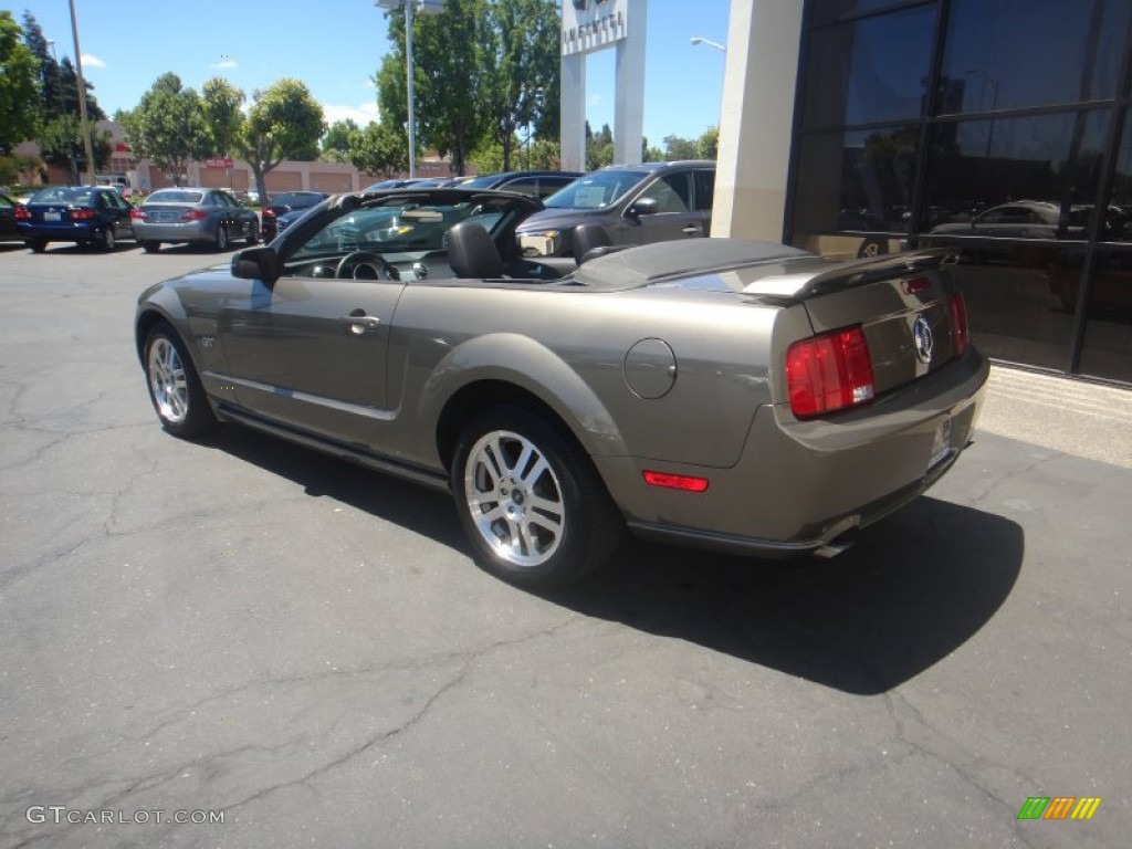 2005 Mustang GT Premium Convertible - Mineral Grey Metallic / Dark Charcoal photo #6