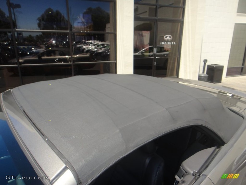 2005 Mustang GT Premium Convertible - Mineral Grey Metallic / Dark Charcoal photo #35