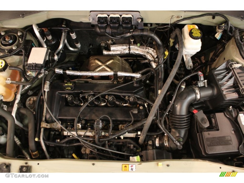 2005 Ford Escape XLS Engine Photos
