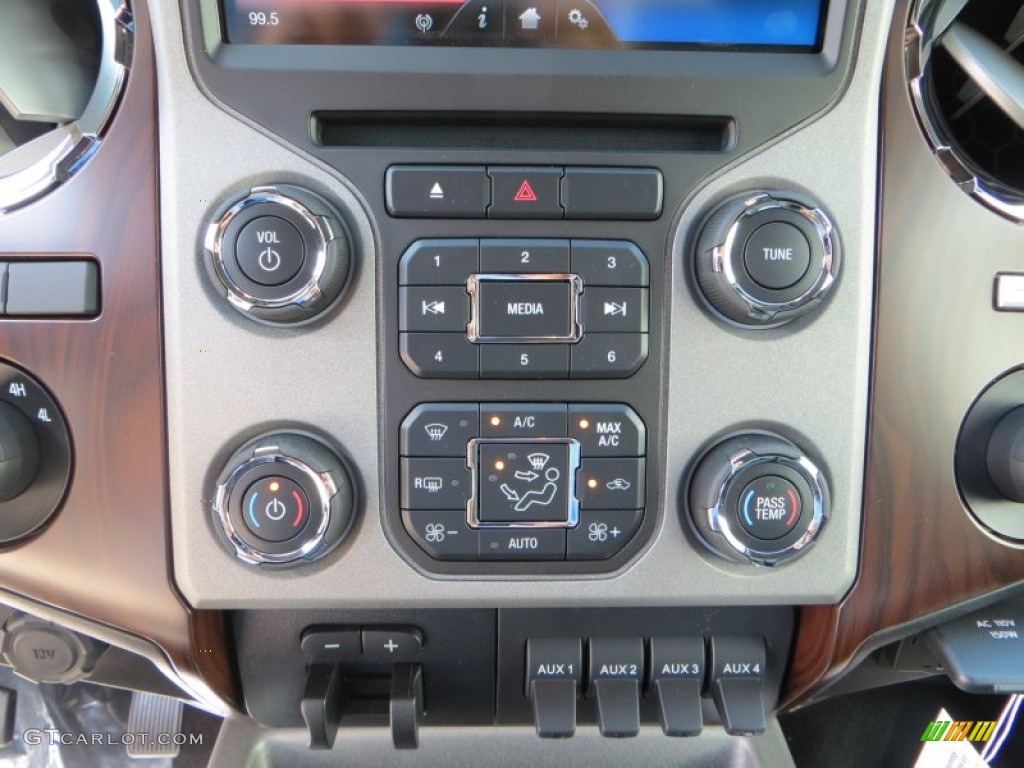 2013 Ford F250 Super Duty Lariat Crew Cab 4x4 Controls Photo #82406335