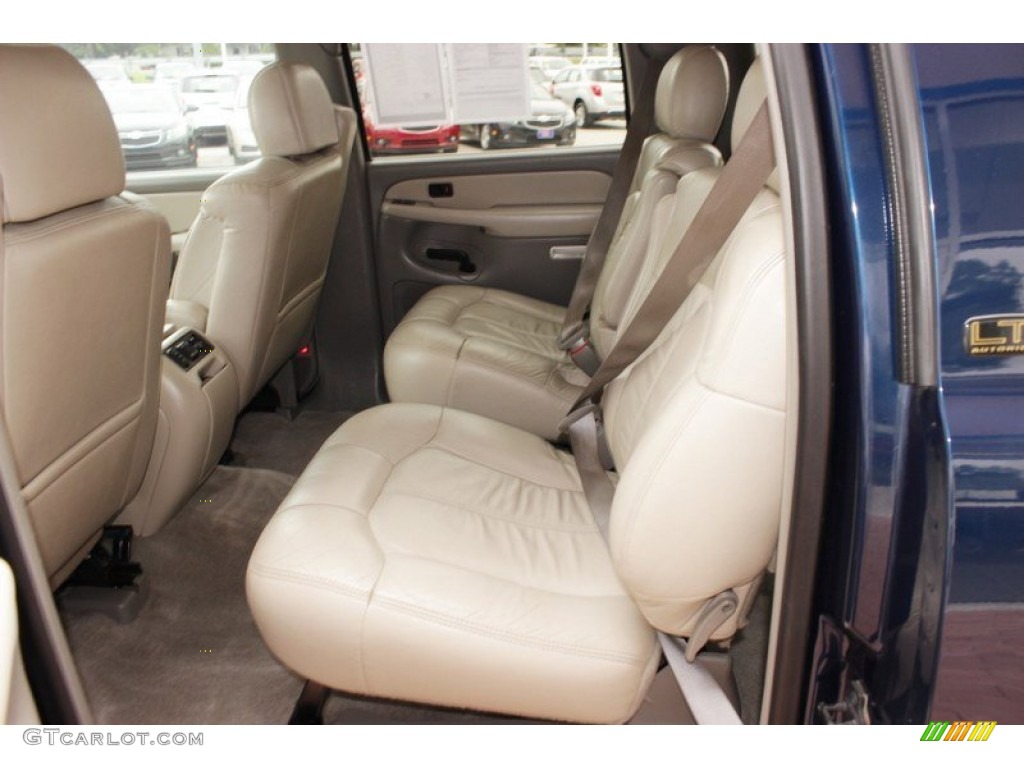 2001 Chevrolet Suburban 2500 LT 4x4 Rear Seat Photo #82407113