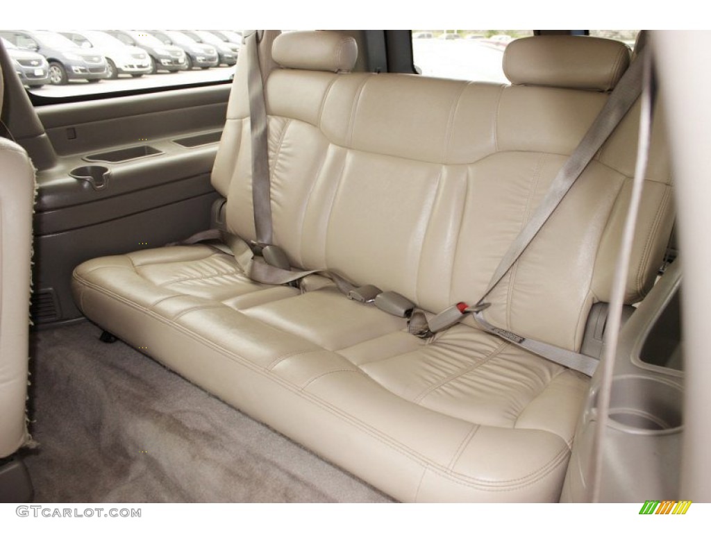 2001 Chevrolet Suburban 2500 LT 4x4 Rear Seat Photo #82407134