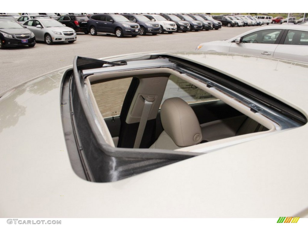 2013 Buick Regal Standard Regal Model Sunroof Photo #82410688