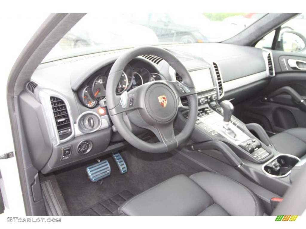2013 Porsche Cayenne Turbo Black Dashboard Photo #82411247