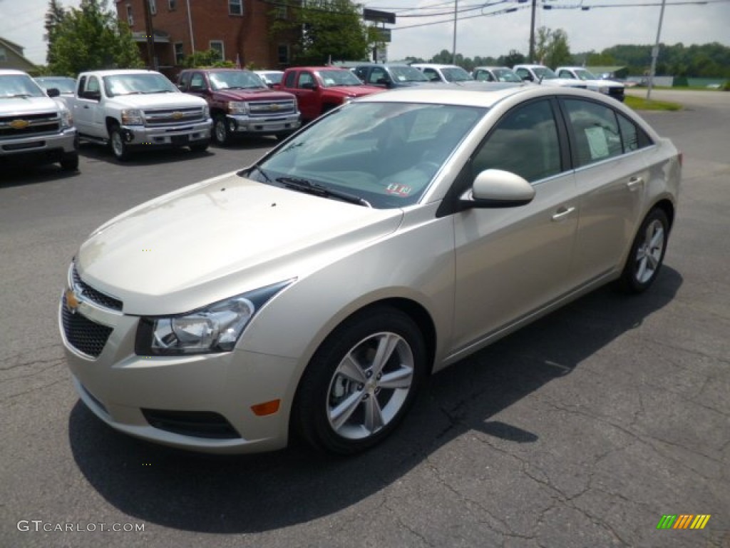 Champagne Silver Metallic 2014 Chevrolet Cruze LT Exterior Photo #82412032