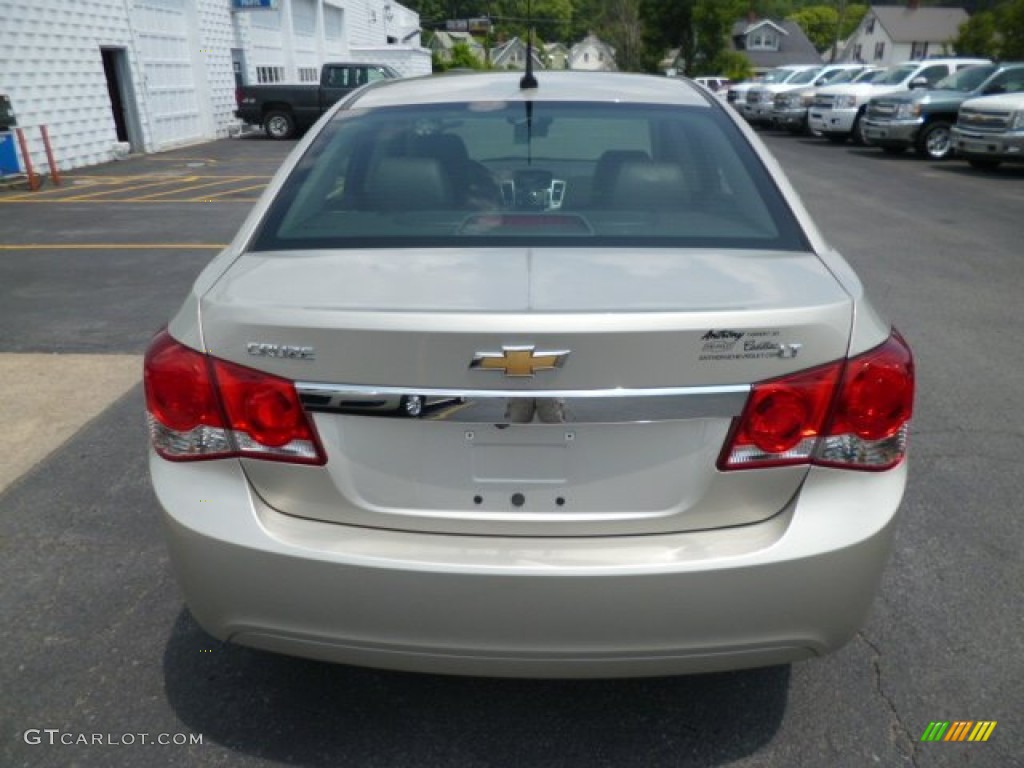 2014 Cruze LT - Champagne Silver Metallic / Jet Black photo #6