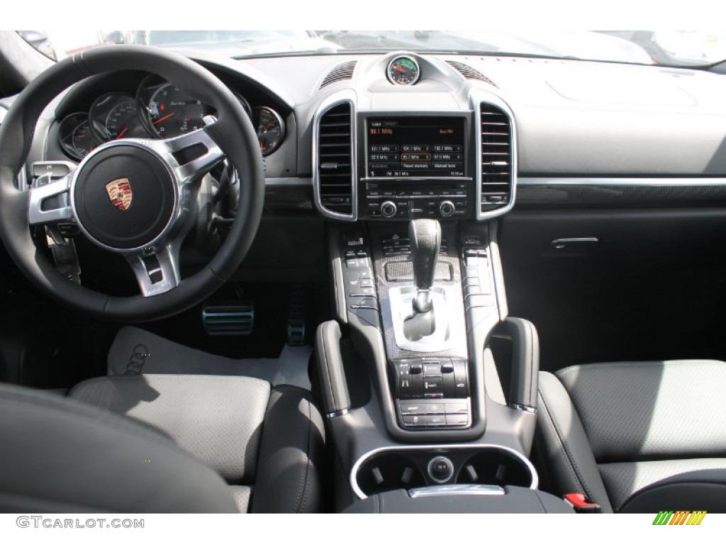2013 Porsche Cayenne Turbo Dashboard Photos