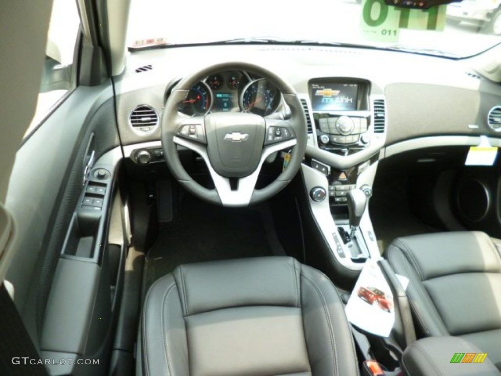2014 Chevrolet Cruze LT Jet Black Dashboard Photo #82412238
