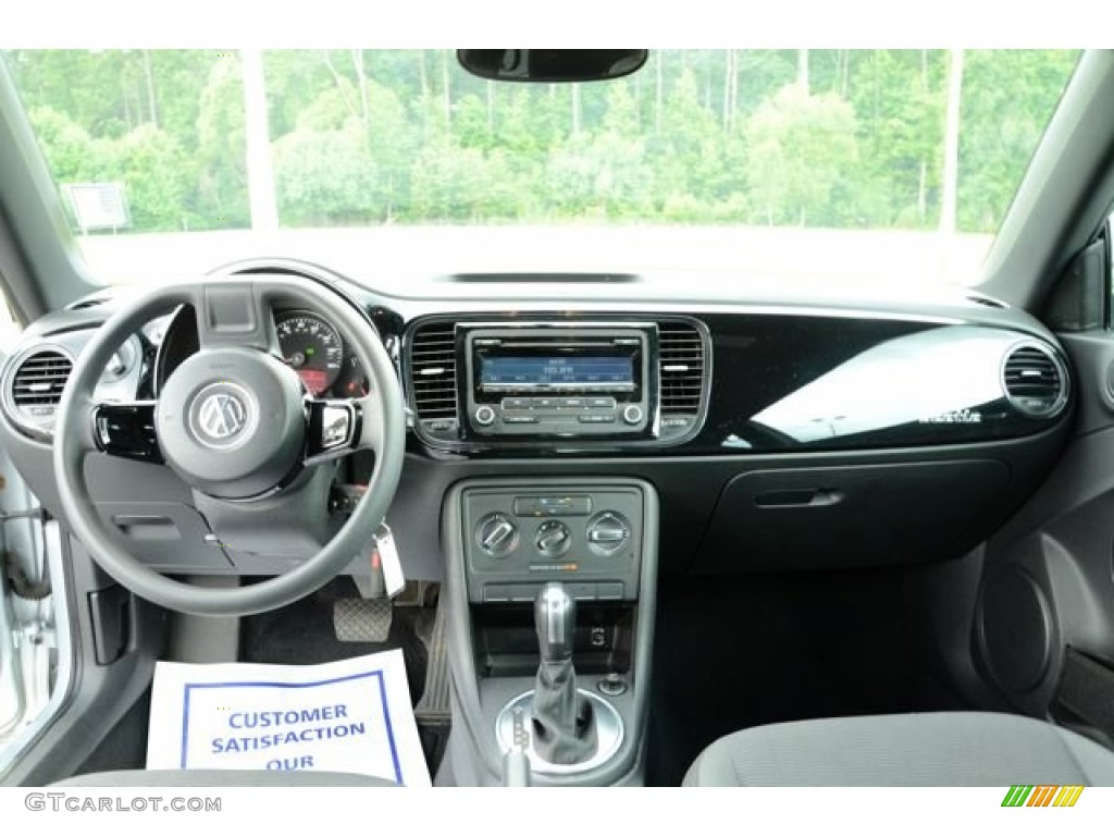 2012 Beetle 2.5L - Reflex Silver Metallic / Titan Black photo #14