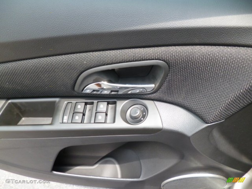 2014 Chevrolet Cruze LT Jet Black Door Panel Photo #82412307
