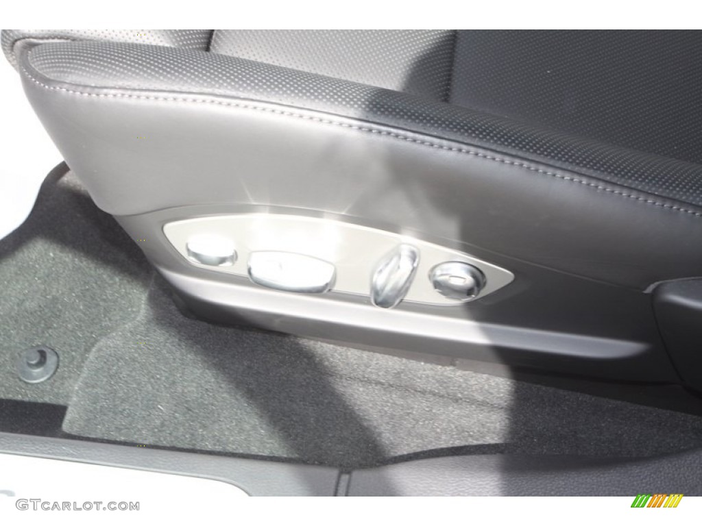 2013 Porsche Panamera Turbo Controls Photo #82412902