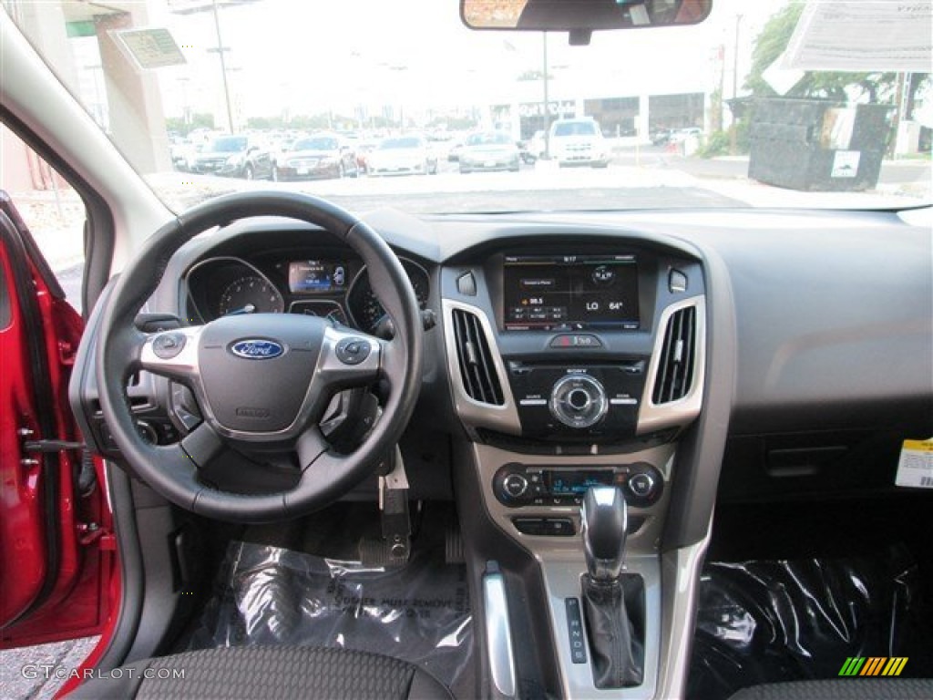 2012 Focus SEL 5-Door - Red Candy Metallic / Charcoal Black photo #14