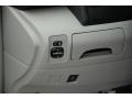 Super White - Camry SE Photo No. 23