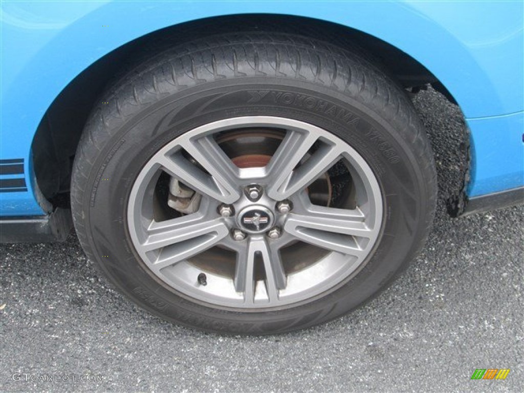 2010 Mustang V6 Premium Convertible - Grabber Blue / Stone photo #9