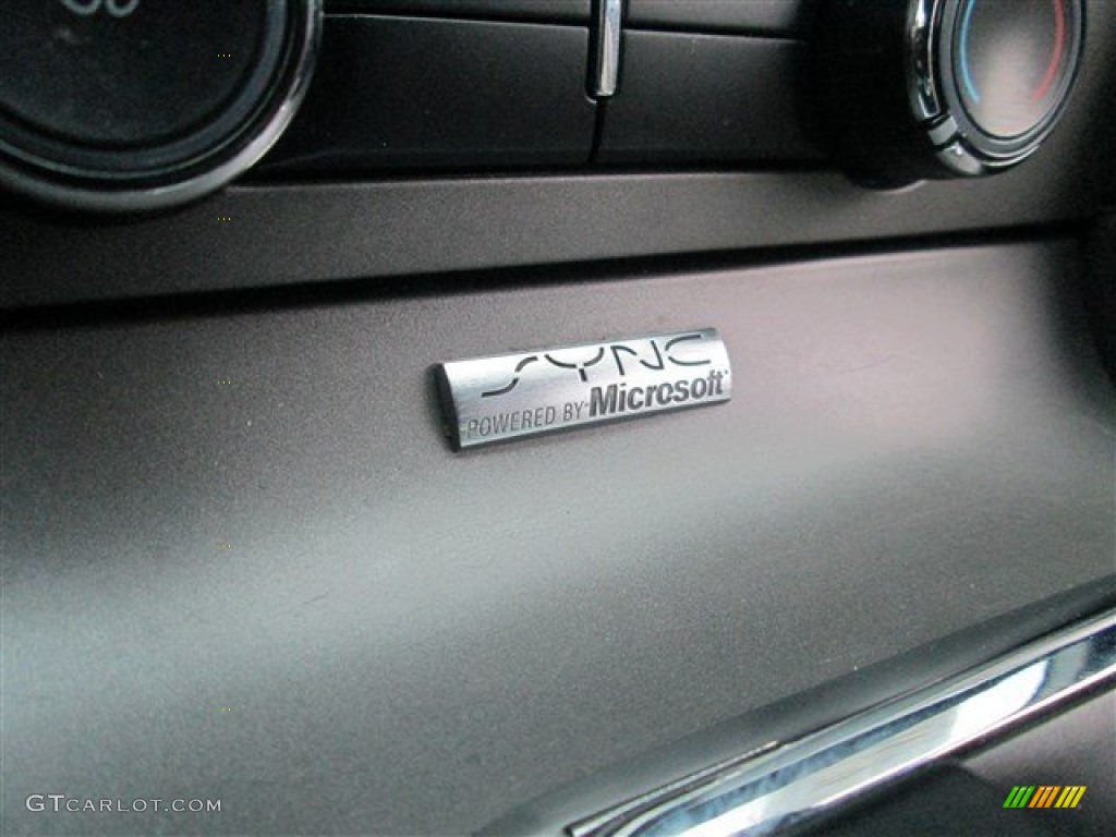 2010 Mustang V6 Premium Convertible - Grabber Blue / Stone photo #20