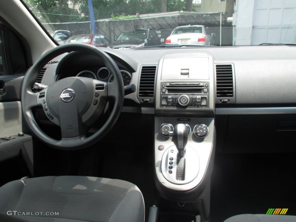 2010 Sentra 2.0 S - Red Brick Metallic / Charcoal photo #9