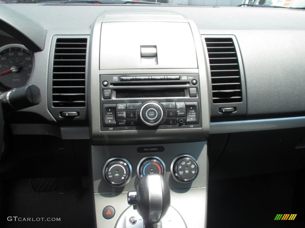 2010 Sentra 2.0 S - Red Brick Metallic / Charcoal photo #11