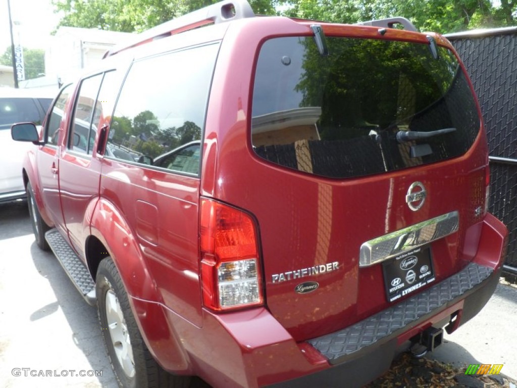 2006 Pathfinder SE 4x4 - Red Brawn Pearl / Graphite photo #15