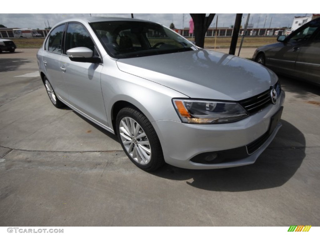 Reflex Silver Metallic Volkswagen Jetta