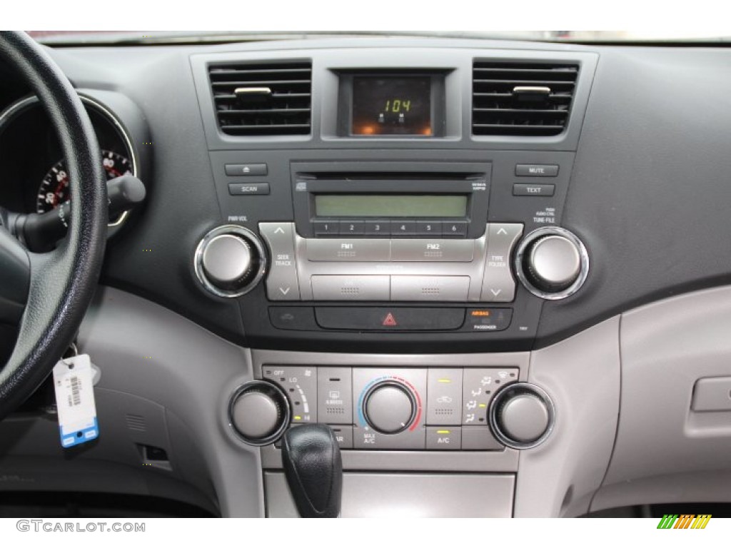2010 Toyota Highlander V6 4WD Controls Photos