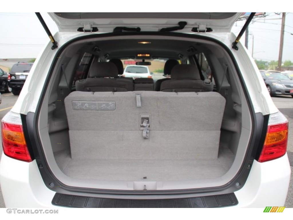 2010 Toyota Highlander V6 4WD Trunk Photos