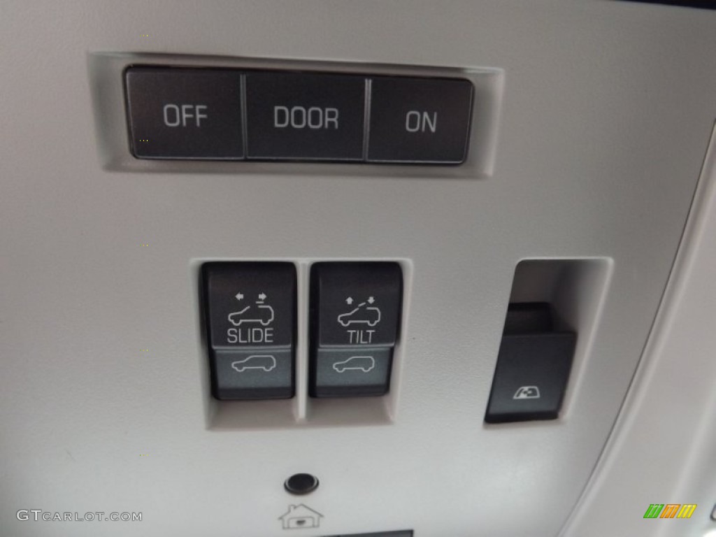 2014 Chevrolet Silverado 1500 LTZ Z71 Crew Cab 4x4 Controls Photo #82425958