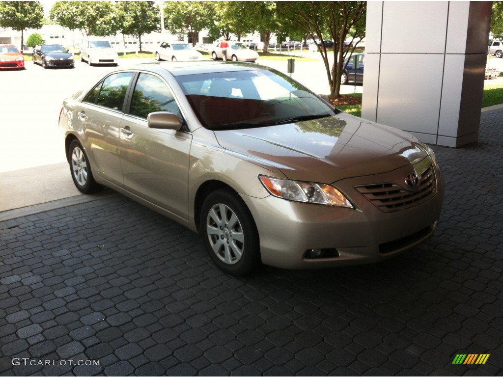 2008 Camry XLE - Desert Sand Mica / Bisque photo #1