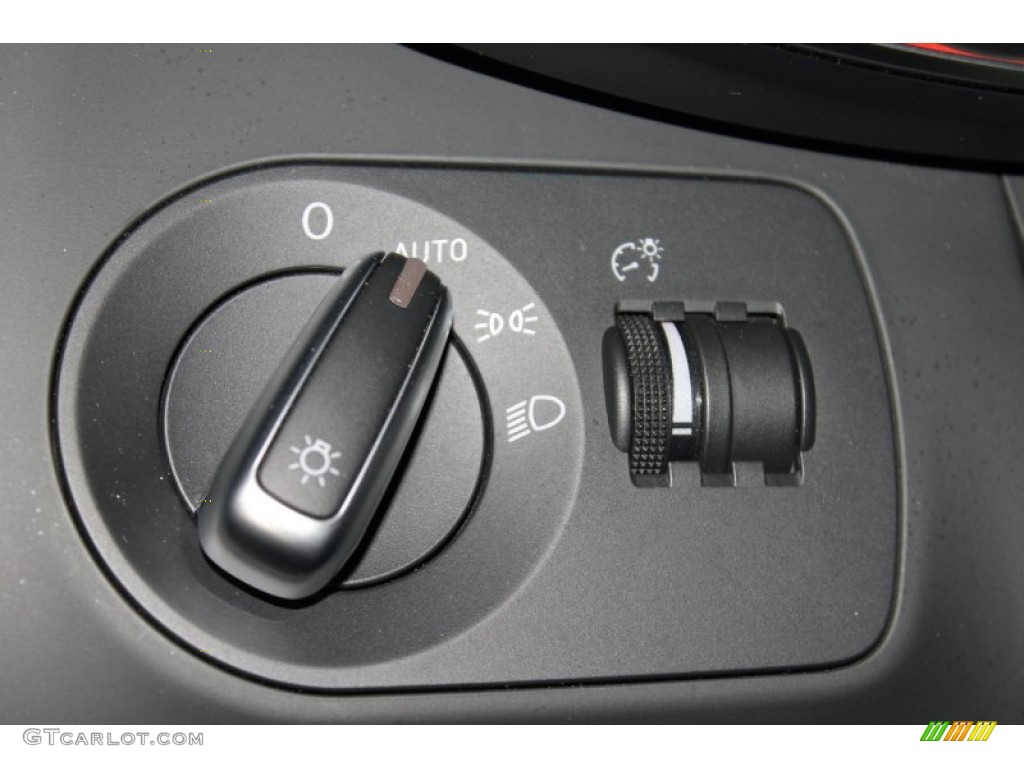 2011 Audi R8 5.2 FSI quattro Controls Photo #82430282
