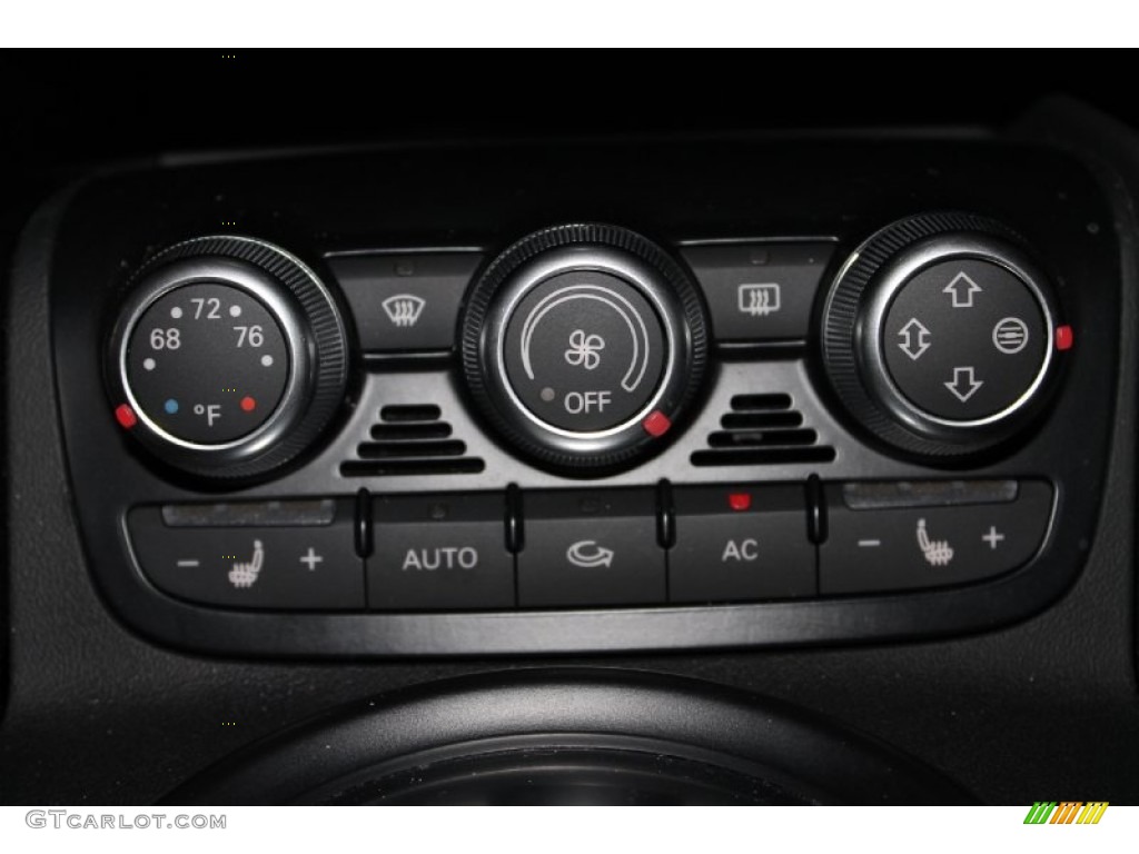 2011 Audi R8 5.2 FSI quattro Controls Photo #82430329