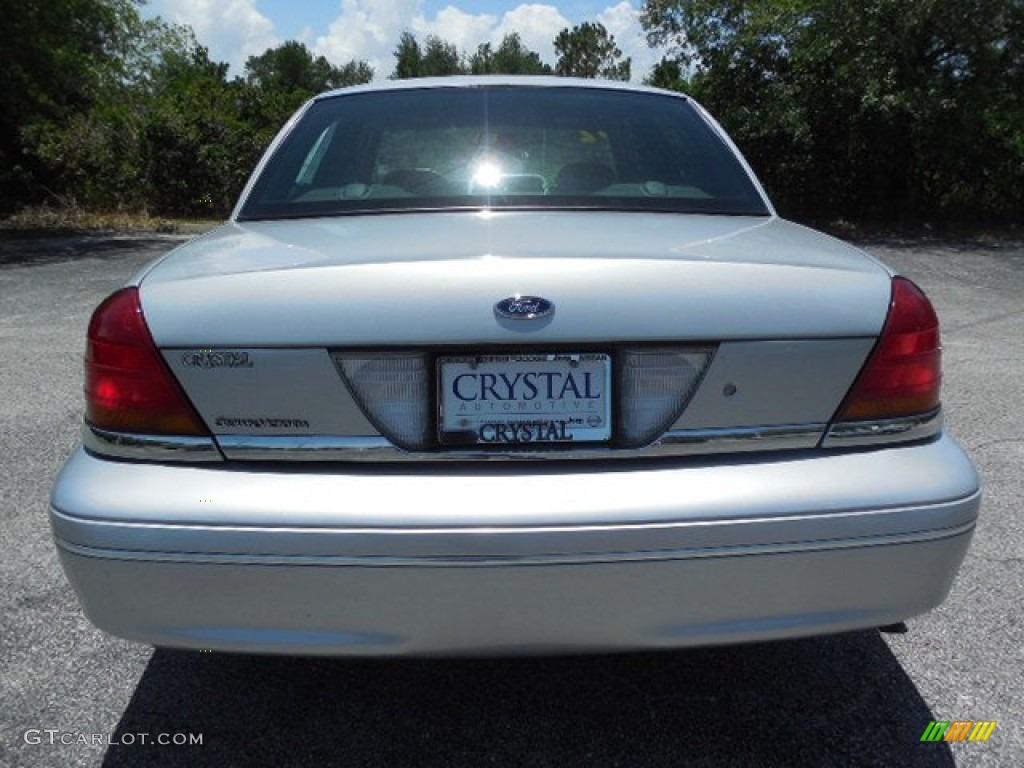 2002 Crown Victoria  - Silver Frost Metallic / Light Graphite photo #7