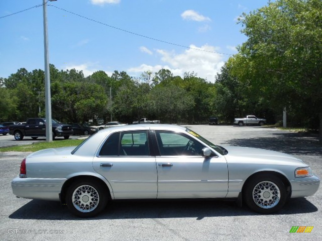 2002 Crown Victoria  - Silver Frost Metallic / Light Graphite photo #9