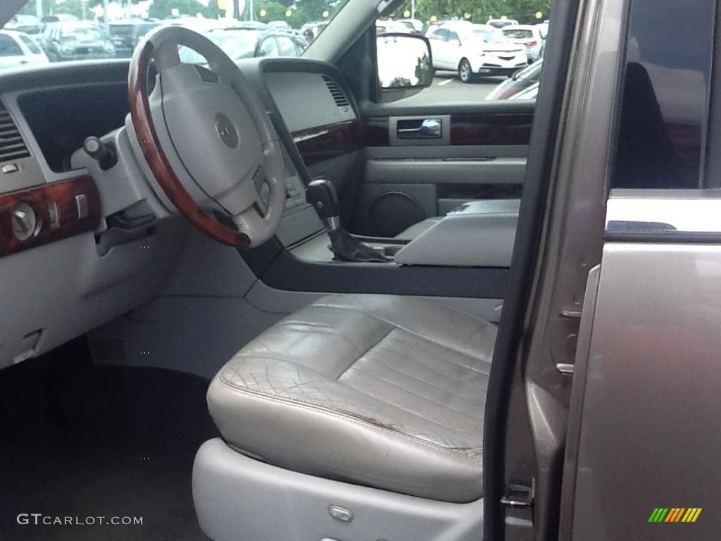2004 Navigator Luxury 4x4 - Mineral Grey Metallic / Dove Grey photo #7