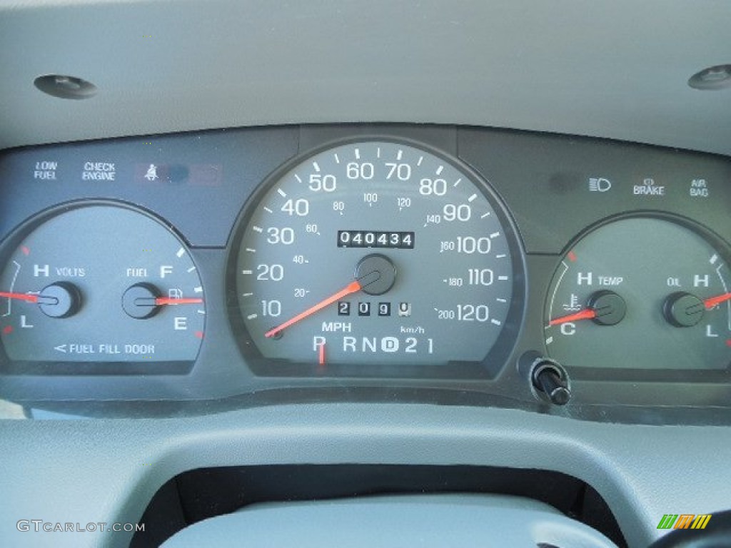 2004 Grand Marquis GS - Silver Birch Metallic / Light Flint photo #18