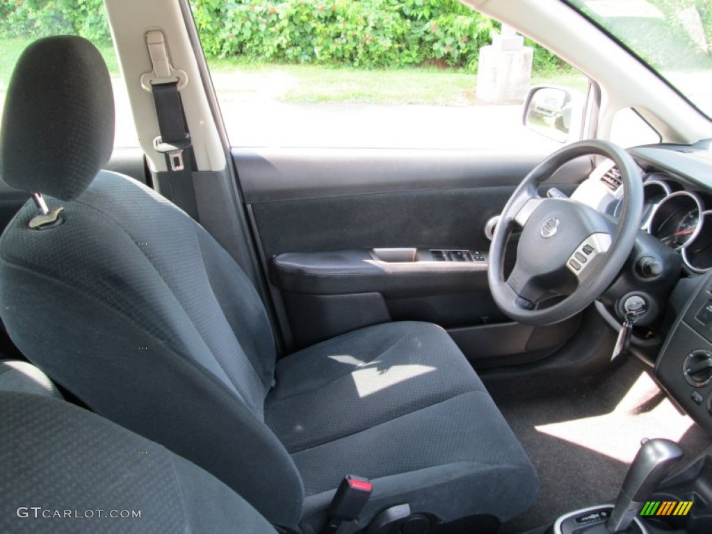 2010 Versa 1.8 S Hatchback - Magnetic Gray Metallic / Charcoal photo #15