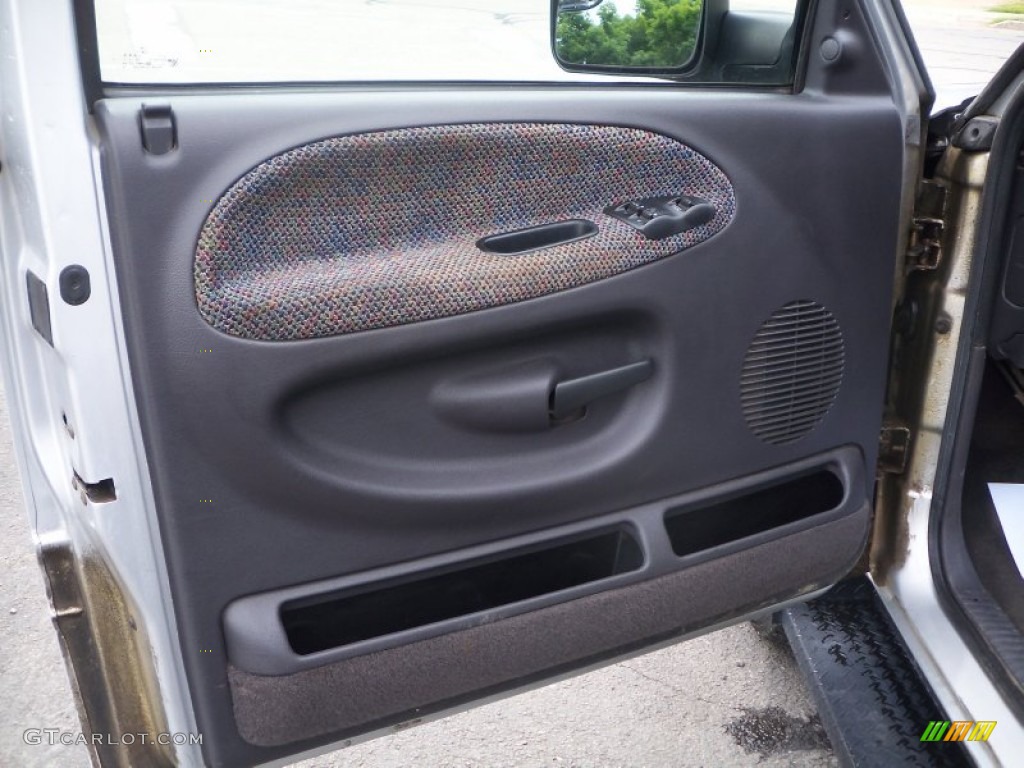 2002 Dodge Ram 3500 SLT Quad Cab Dually Mist Gray Door Panel Photo #82440686