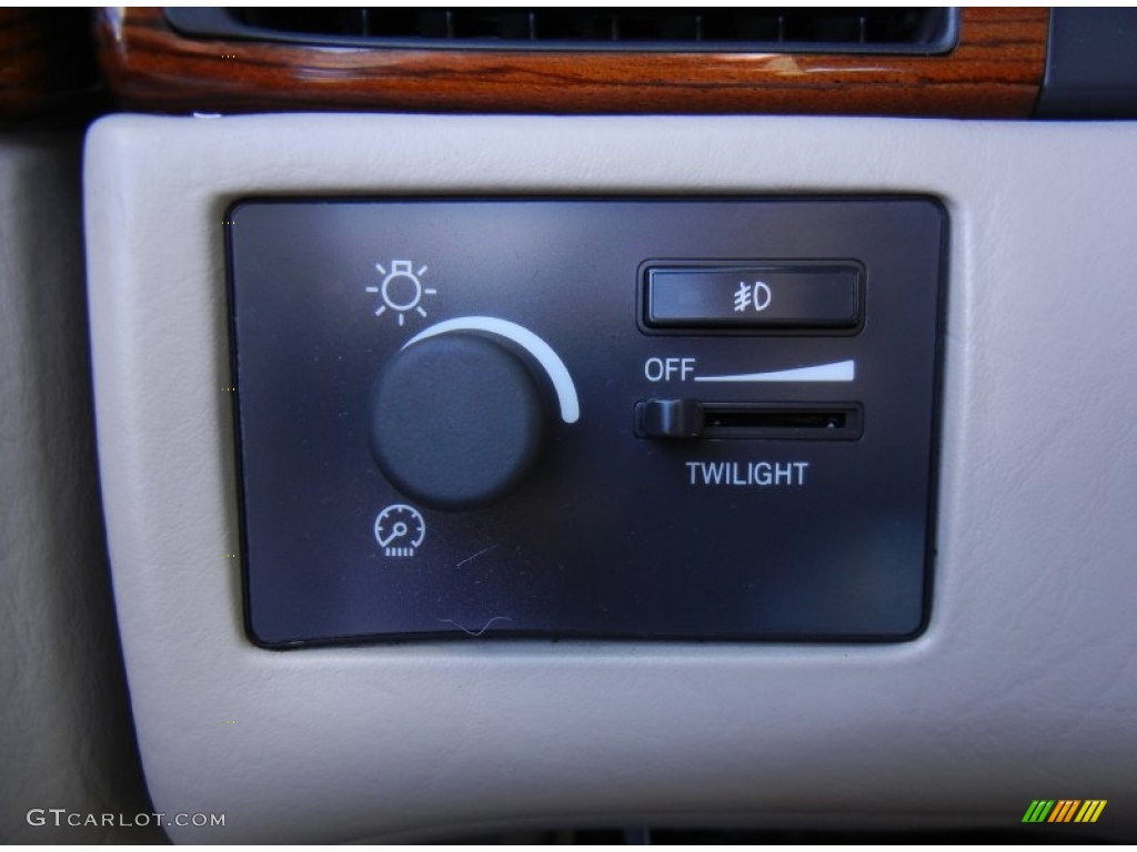 1998 Cadillac Eldorado Touring Controls Photo #82441734