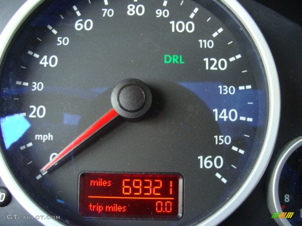 2008 Touareg 2 VR6 - Cranberry Red Metallic / Pure Beige photo #16