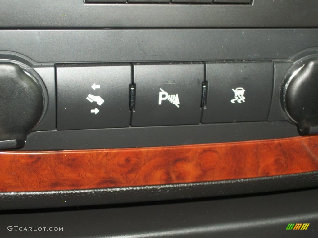 2008 Avalanche LT 4x4 - Deep Ruby Red Metallic / Dark Titanium/Light Titanium photo #15
