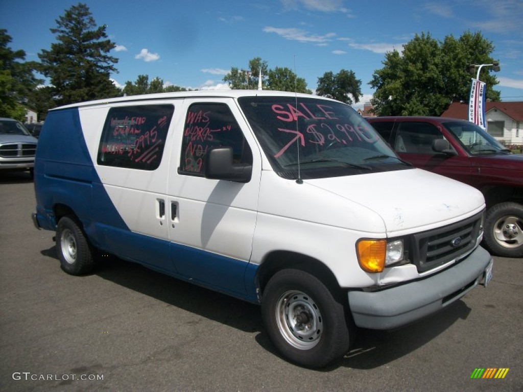 2003 E Series Van E150 Cargo - Oxford White / Medium Flint photo #1