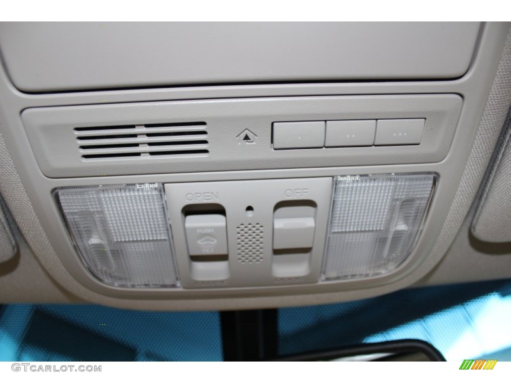 2013 Acura TSX Technology Controls Photo #82445703