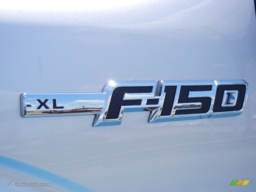 2013 Ford F150 XL SuperCrew Marks and Logos Photos