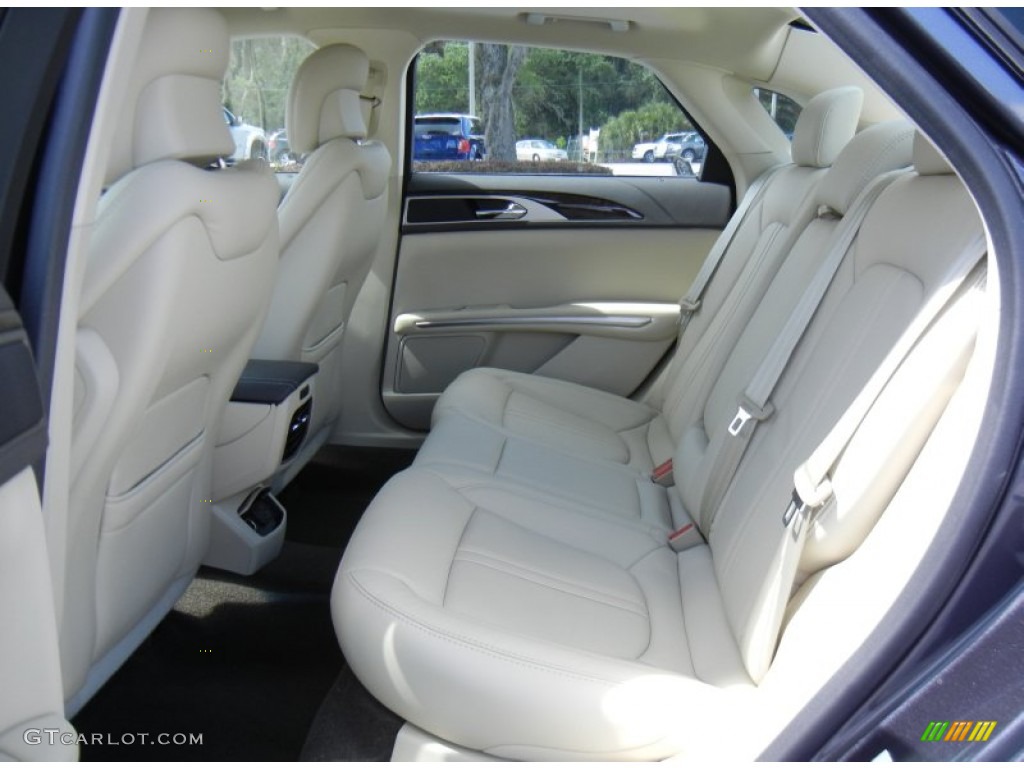 2013 Lincoln MKZ 3.7L V6 FWD Rear Seat Photo #82449499