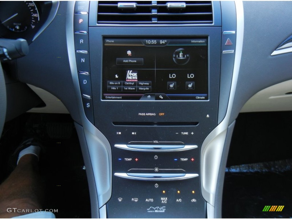 2013 Lincoln MKZ 3.7L V6 FWD Controls Photo #82449901